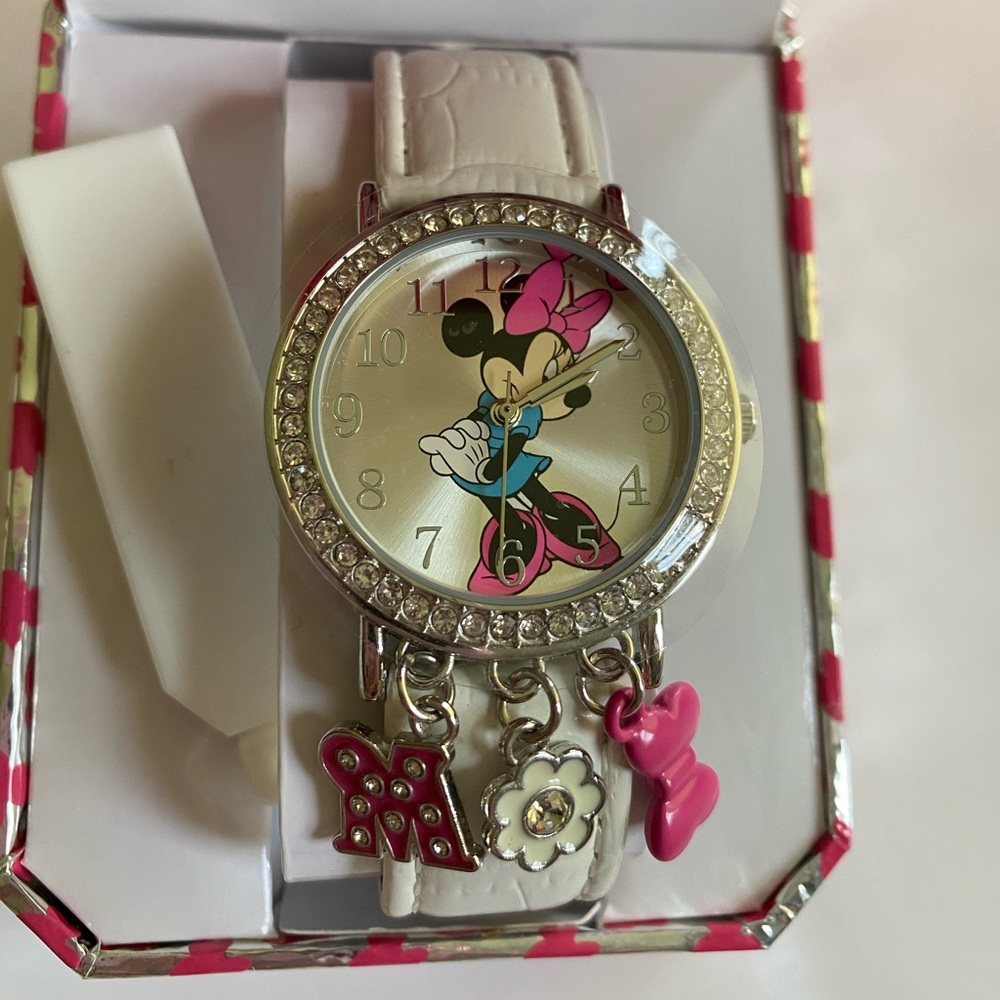 Disney’s Minnie Mouse watch - Picture 2 of 3